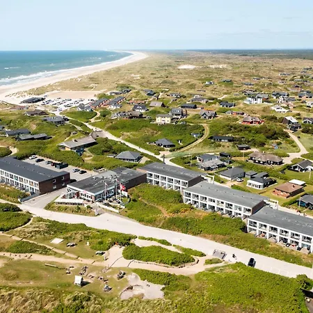 4 Personers I Stuestagen Sj3129 Henne Strand